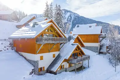 Image de Oz/Alpe dHuez 230m pistes, jusqu'à 25 pers, Jacuzzi, chambres avec salle de bain
