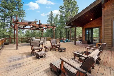 Image de Copy of Stylish 4br • Epic Deck + Views