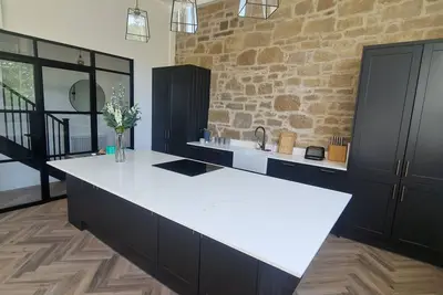 Charming & Spacious 3-Bedroom Retreat in Edinburgh | Fast WiFi & Cozy Comforts