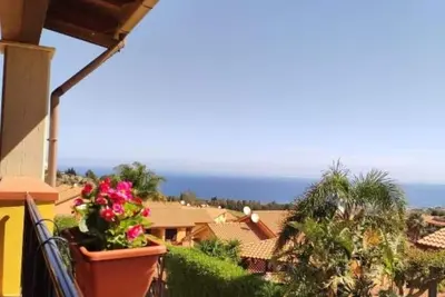 Image de \" The Pomegranate \" Scenic hill and sea retreat near Palermo and Cefalù