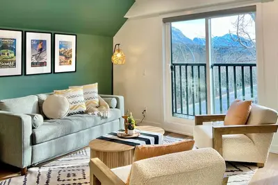 Image de Stunning 2 Bedroom Mountain View Condo in Canmore