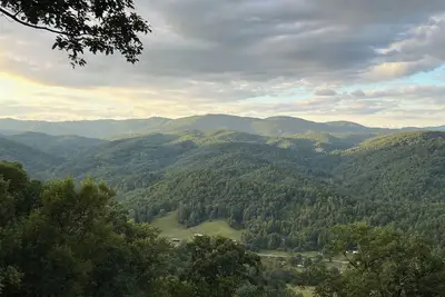 Image de Secluded Mountain Getaway - Big Views, Fire Pit, Outdoor Dining, 12 Acres