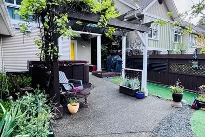 Image de Executive central Nanaimo townhouse close to all amenities