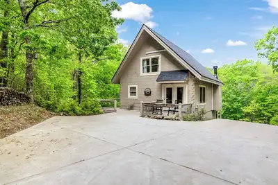 Image de 6 Acre Private Retreat Hot Tub, Firepit, Dog Friendly & Games 6 miles to Wine!