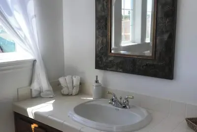 Image de Luxury Wine Country Retreat 4br 4. 5ba on Vineyard. Private Pool & Views