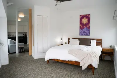 Image de Salted Roots Basecamp: Downtown 2 Bedroom Loft