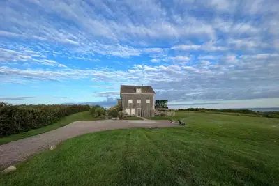 Block Island, Direct Oceanfront Property with Stunning Views!