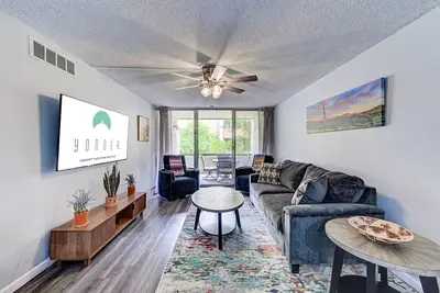 Image de Scottsdale on Foot | Walk to Old Town | Pool, Hot Tub + King Bed