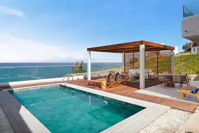 Image de Secluded Luxury Villa in Cyprus | Oceanfront, Pool, Sleeps 4