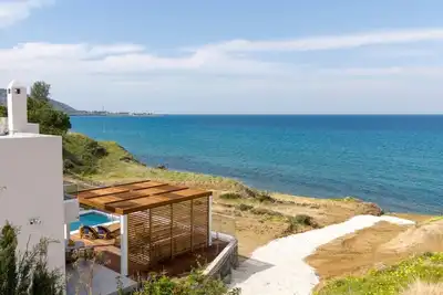 Image de Secluded Luxury Villa in Cyprus | Oceanfront, Pool, Sleeps 4