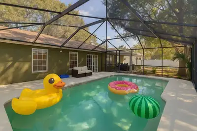 Image de Sunny Escape | Pool  Near Trails!