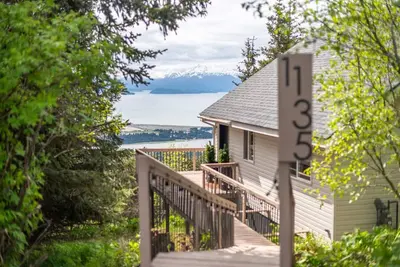 Image de Mountain|Bay|Spit Views + Hot Tub & Yurt Retreat