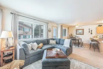 Image de Cozy walkable condo