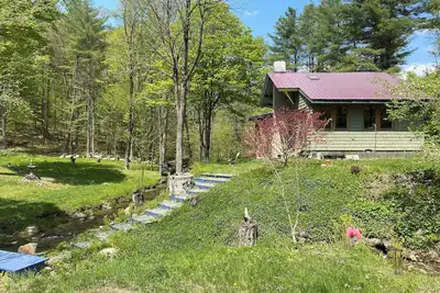 Image de Idyllic 1-bedroom house by beautiful stream in lovely Vermont forest