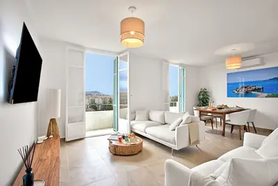 Image de Modern Apartment With City View, Nice, France
