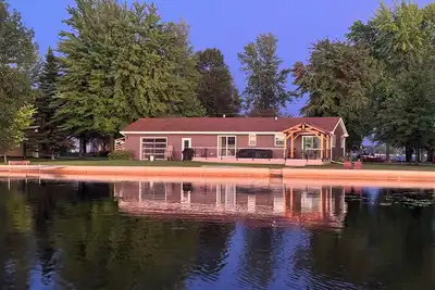 Image de Over 200’ of  lakefront all sand on Washington lake with a view of Shawano lake!