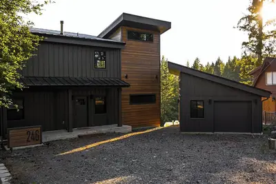 Image de Modern Mountain Haus - 3-bedroom plus loft in fabulous Packwood with Wifi, Ac