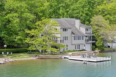 Image de West Lake Retreat: private lake home on Keuka's west side, sleeps 10