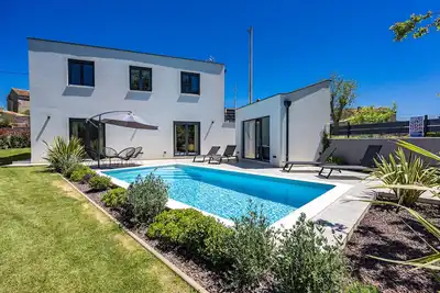 Image de Villa Minka near Pula for 4 people with private pool and jacuzzi