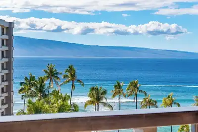 Image de Walk to Waves, Snorkeling, Golf & Restaurants