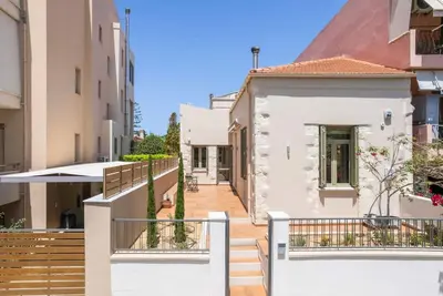 Image de Charming stone house with character in historic Chalepa, Chania.