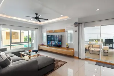 City Center Pool Villa 6br/Sauna/Karaoke/Pool Table/Bbq