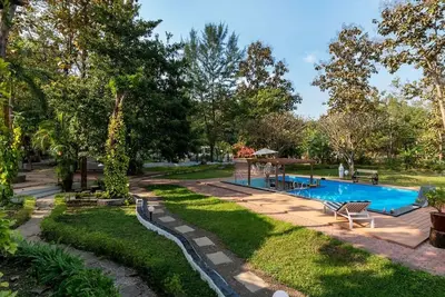 Image de Villa Alora, Palghar by Ebony Stays | Private 6 Bhk with Pool & Garden