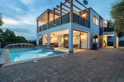 Image de Vacation home with pool and sea view