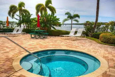 Image de Pet Friendly Waterview Resort Condo & Restaurant!