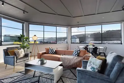 Image de Sunny 3br Petone Apt – Ocean Views, Walk to Shops