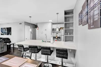 Image de Modern 2br Montrose Walkable Parking  Crib