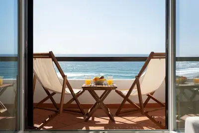 Memory House - two bedroom apartment with a stunning sea view