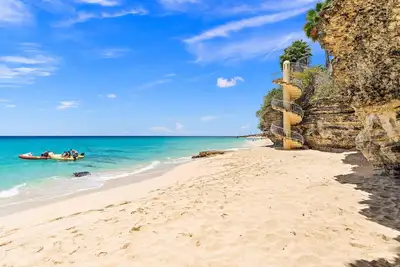 Image de Happy Haven at Rainbow Beach Club