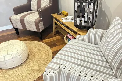 JamberrybytheBay – Stylish 2br Stay Just 1 Minute to the Beach