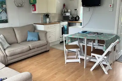 Image de Sunshine chalet pet friendly sleeps 4