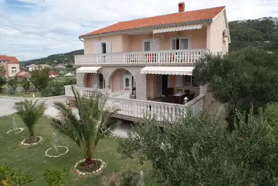 Image de 4**** Luxury Fewo apartment Villa Ivo with Wlan & air conditioning, 3 x double room + 3 x bathroom + whz.