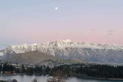 Image de Peaceful 2br Haven in Fernhill with lake views