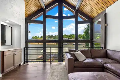 Cozy in a Cove – 14 ppl Stay