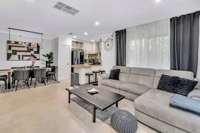 Image de Mono Haus Sleek Doubleview Escape near Beach and Cbd