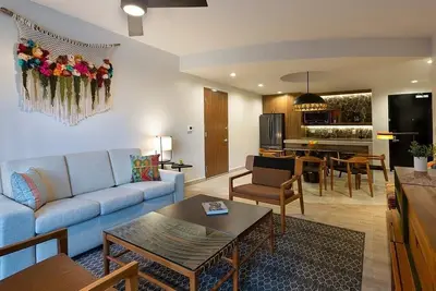 Image de Marriott beach resort in Costa Rica, full sized condo with all hotel amenities.
