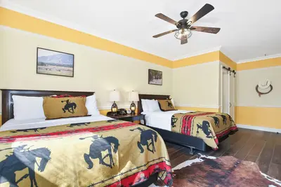 Image de Lovely Historic Room w/ Scenic Strolls to Museums & Galleries