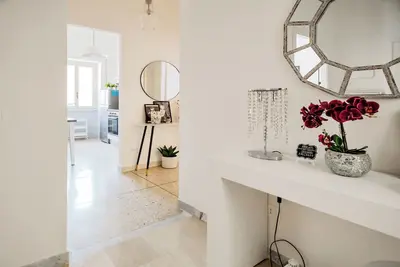 Image de Brand New! Vatican Vacation Home, Renovated Gem
