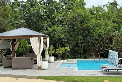 Image de Coqui Town, A Tropical Oasis. 2br, Solar panels & Pool in Arecibo