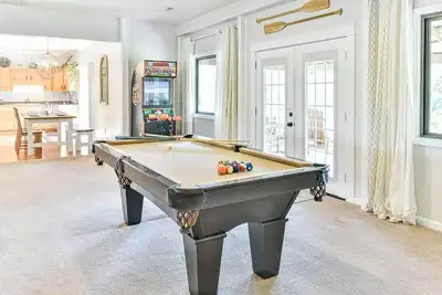 Image de Cedar House- Large 4br/3ba near Lake, Bloomington