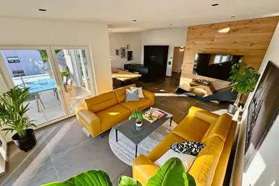 Image de Abstatt Deluxe Loft with spa bath, designer kitchen, balcony, elevator & private parking space