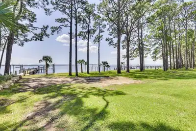 Private Beach & Dock - Quiet Waterfront Retreat on Ochlockonee Bay