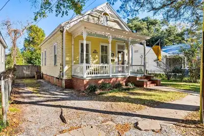 Image de Historic Montegeux Cottage - Pet Friendly