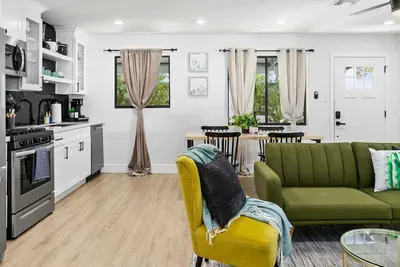 Image de Phoenix Escape: Modern & Private | Kitchen w/ King