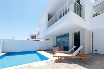 Image de Modern villa near beach [124]