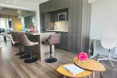 Image de Elegant 2br & 2ba Retreat in Prime Yorkville, Downtown